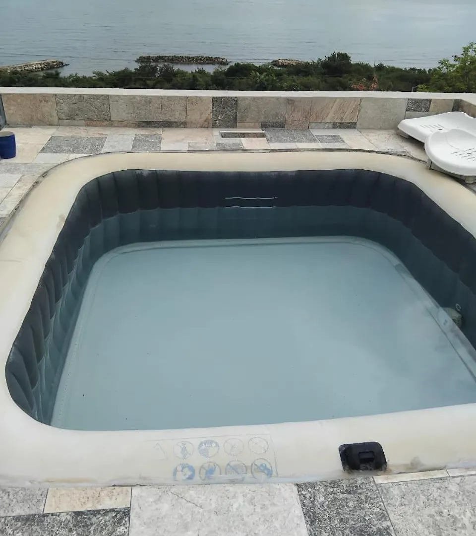 アパート Montego Bay 4 Star Ensuite Rooms ジャマイカ