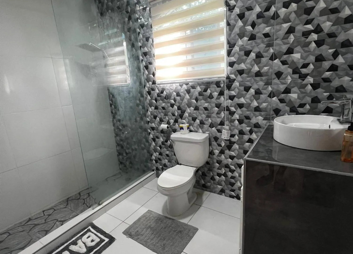 Montego Bay 4 Star Ensuite Rooms モンテゴ・ベイ